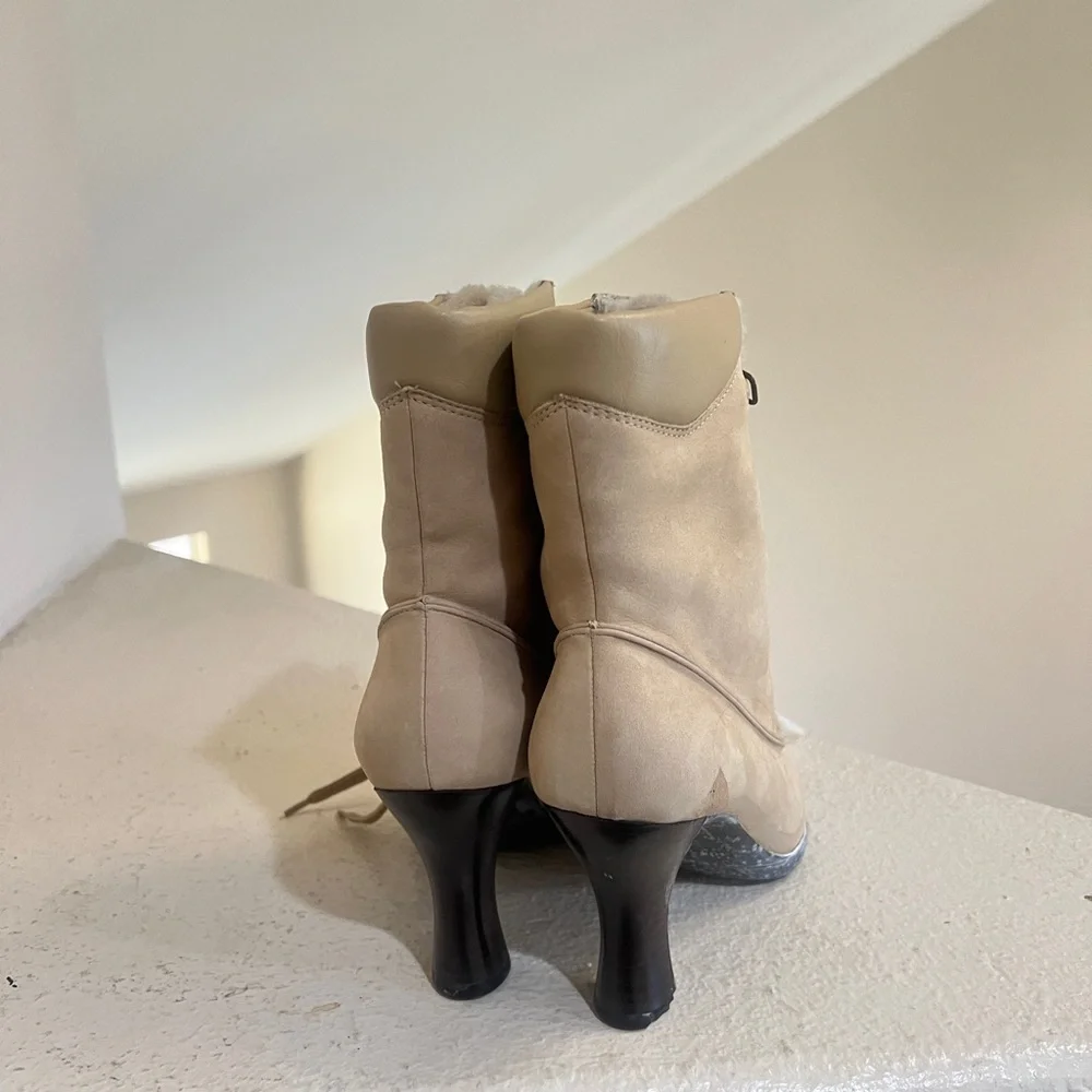 Cole Haan Lace Up Leather Sherpa Line Heeled Winter tan Boots booties FLAWED 7.5